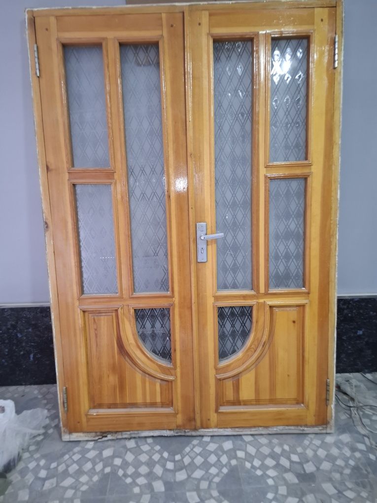 Eshik sotiladi b/u