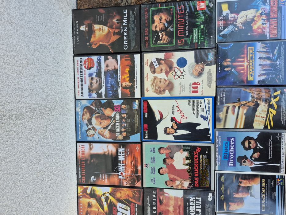 Vând 53 casete video VHS originale colectie de filme din anii 1970-'90