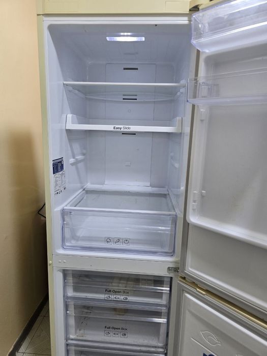 Продается Холодильник Samsung