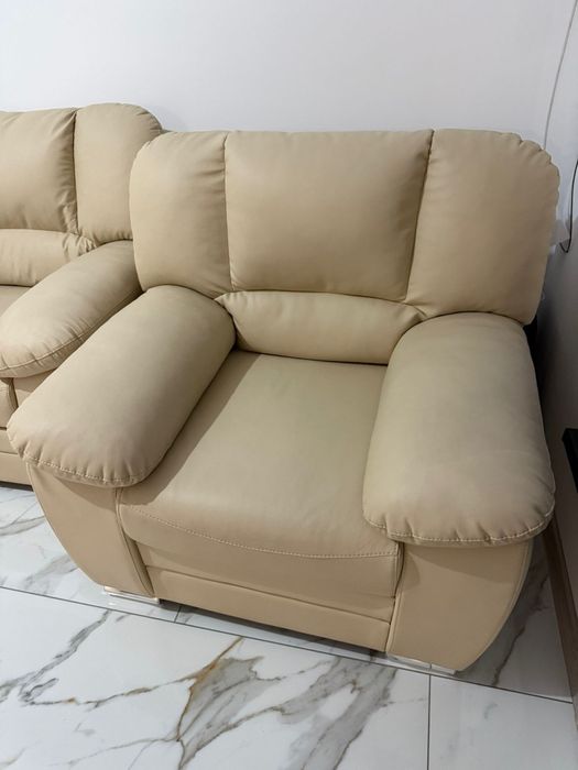 Vând canapea extensibila+fotolii