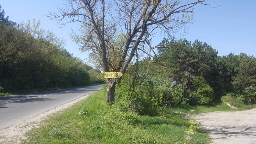 Продавам гора Варна м.Каракаш2150м2
