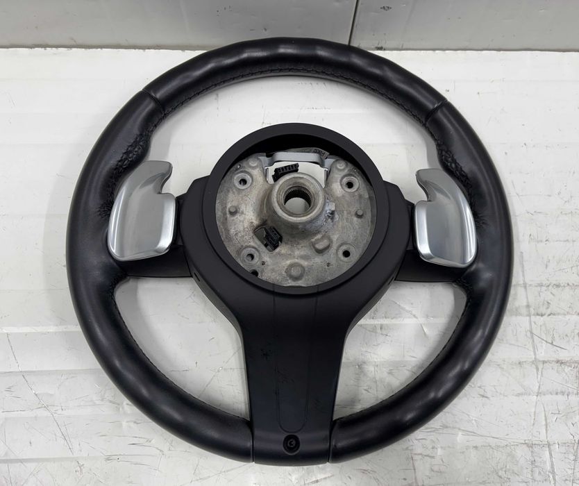 Кожен М спортен волан БМВ Ф45 Ф46 Х1 Ф48 Х2 Ф39 с пера