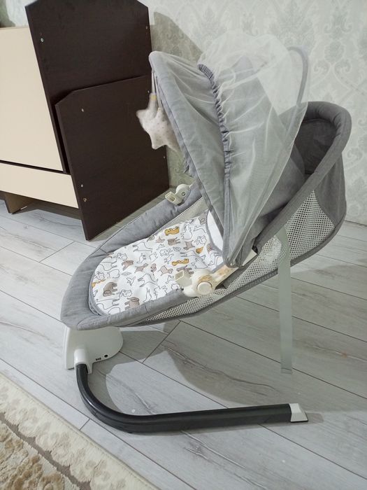 Шезлонг электронной два в одном + кровать комплект