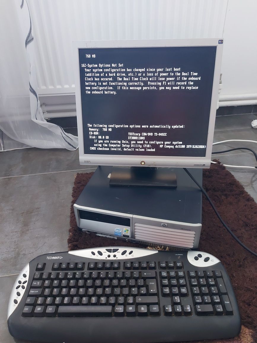 Monitor,unitate,tastatură