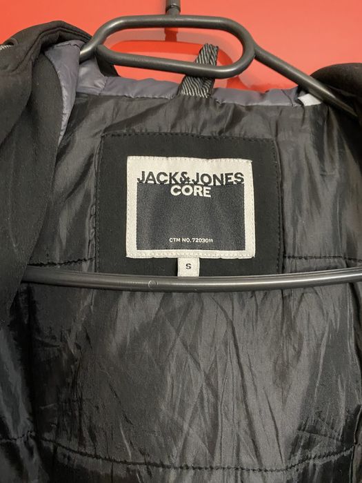 Geacă Jack & Jones, mărime S – design casual, stare bună