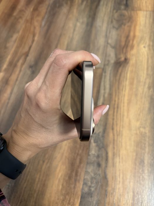 Iphone 16 Pro 256 GB Desert Titanium. Impecabil.