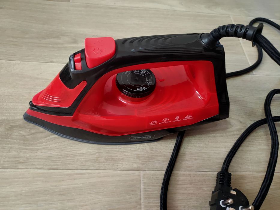 Rosberg Fier de Călcat cu Aburi 2200W cu Talpă Ceramică Red