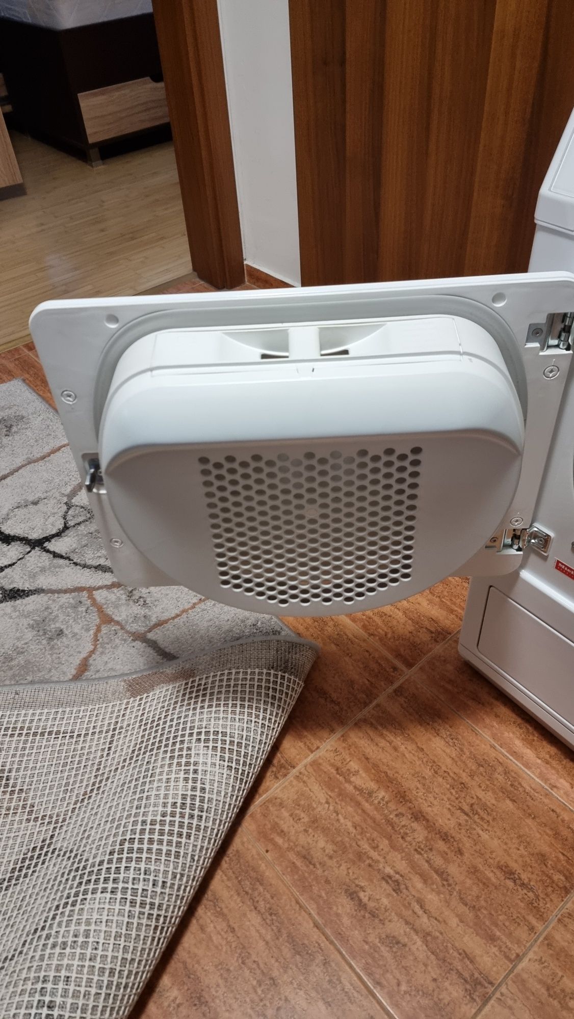 Сушилня с термопомпа Miele T8861 WP