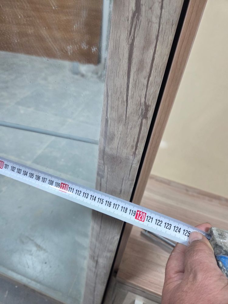 Продается шкаф в прихожую