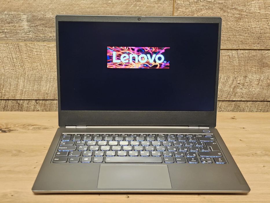 Lenovo ThinkBook 13s