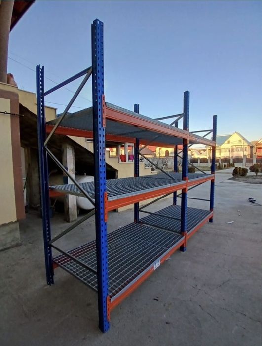 rafturi metalice 2,700