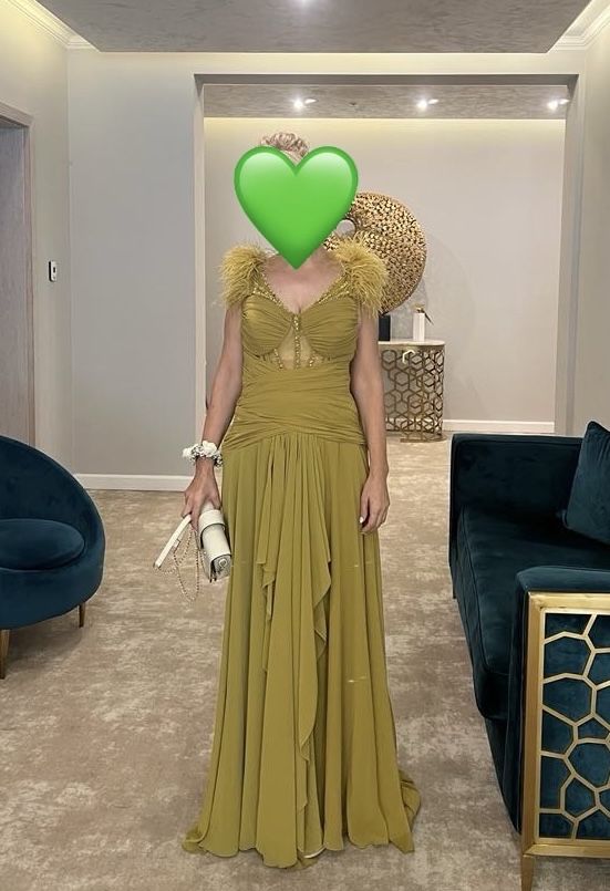 Rochie de ocazie (Kosovo), o singura purtare