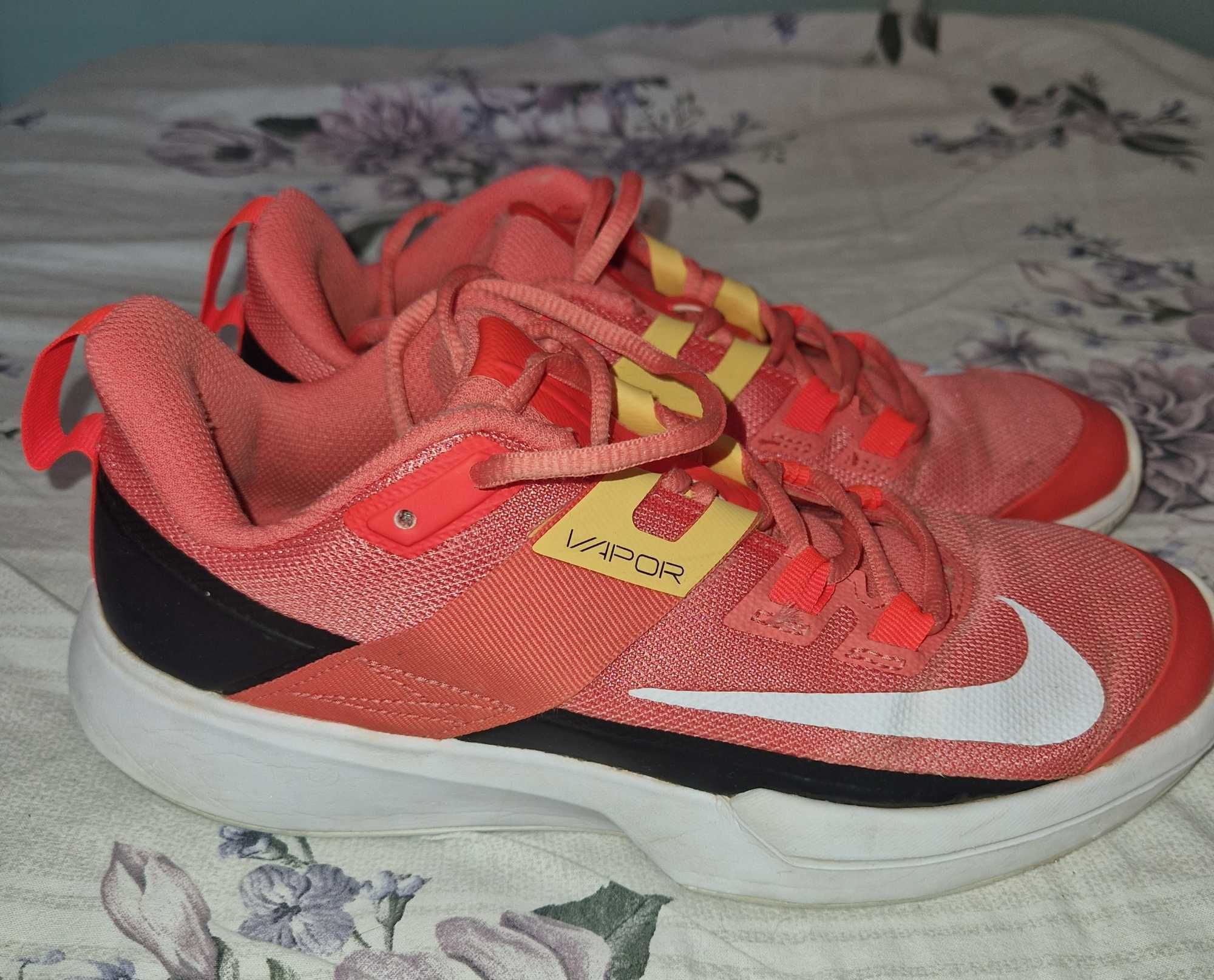 Дамски / Детски маратонки за тенис на корт NIKE VAPOR LITE CLAY, но 39