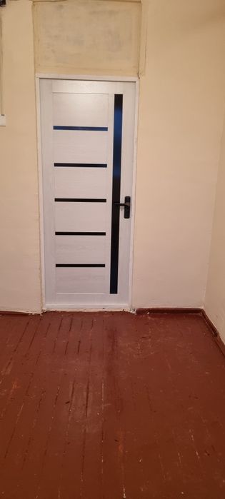 1 xonali kvartira (бывшая общежитие)