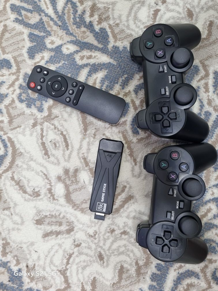 Игровая приставка Game Stick Box на Android TV,  64 Гб, Смарт ТВ, игры