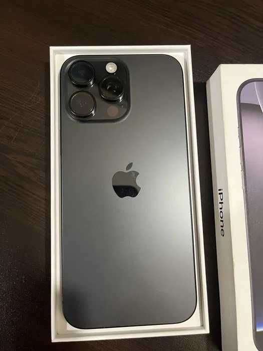iPhone 16 Pro Max Black Titanium 256GB Чисто Нов!