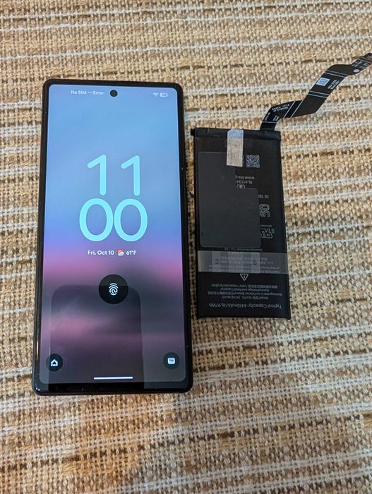 Google Pixel 6a, нова батерия