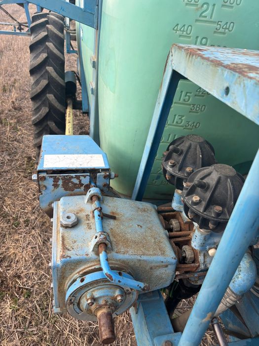 Instalatie de erbicidat berthoud  24m  2500litri  met ,erbicidator