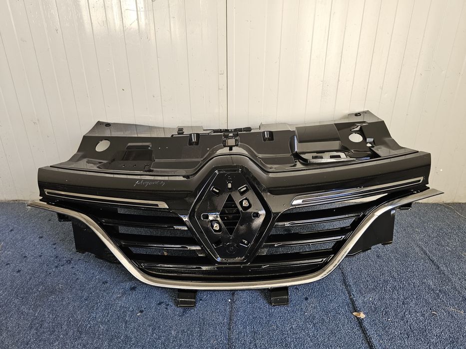 Grila bara fata Renault megane 4