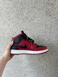 Aird Jordan 1 Mid Red and Black