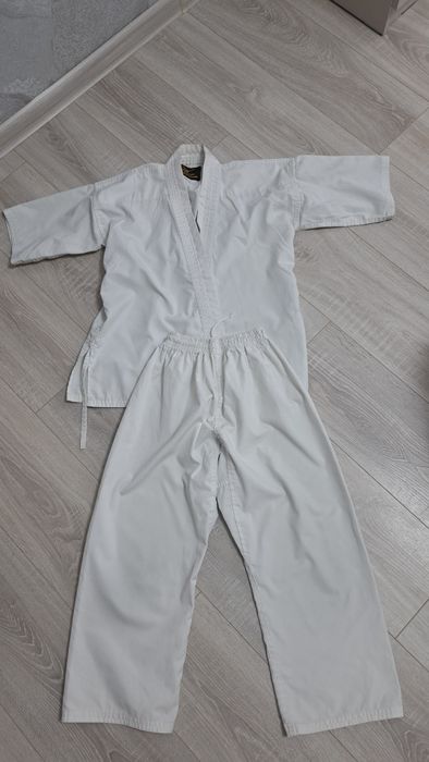 Продам кимоно белое