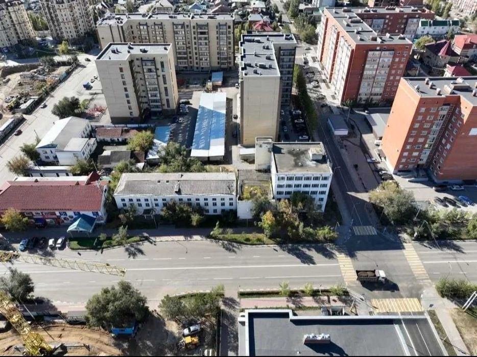 Отдельно-стоящее здание в Центре города.