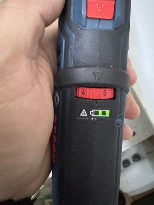 Bosch GRO 12v-35 polizor