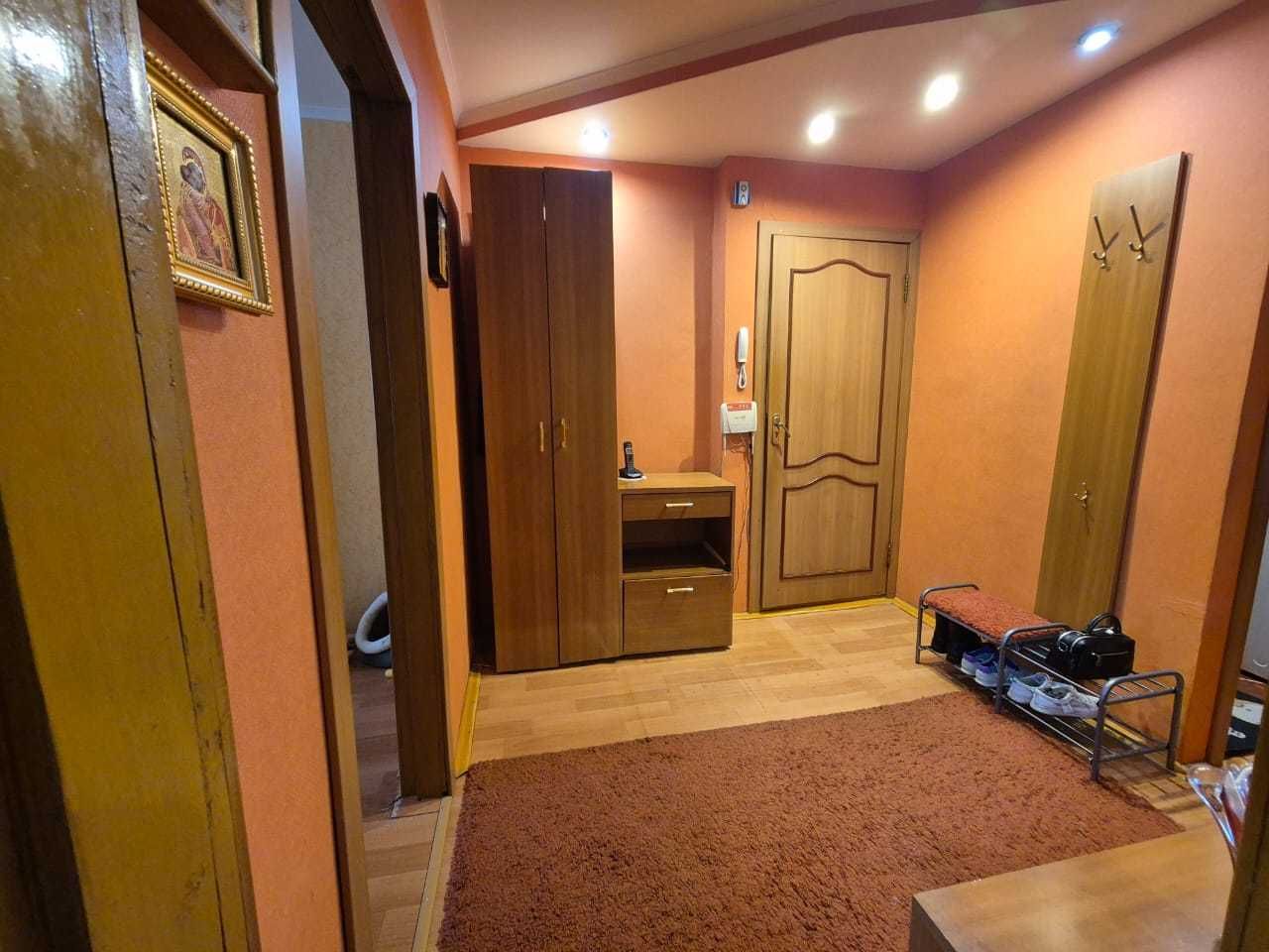 Продам 3 комнатную квартиру в центре