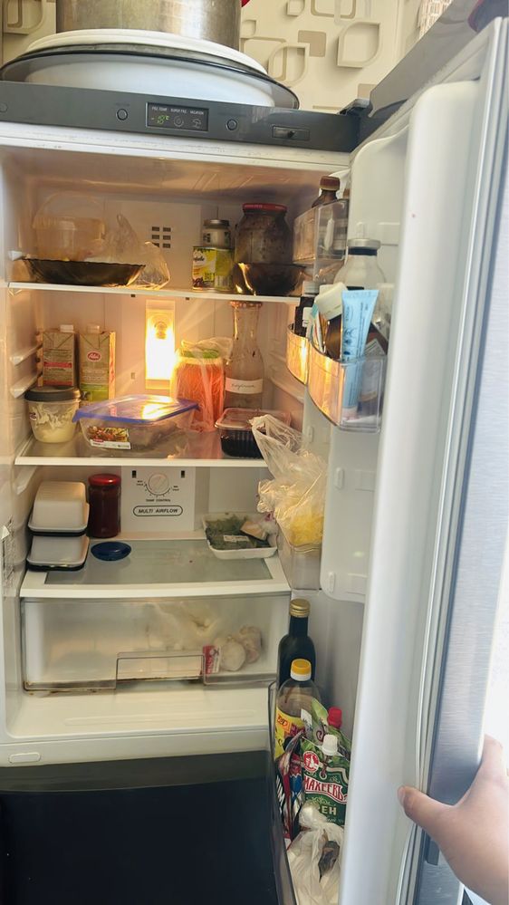 Холодильник и стирал марка LG