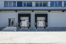 Inchiriez hala zona otopeni,