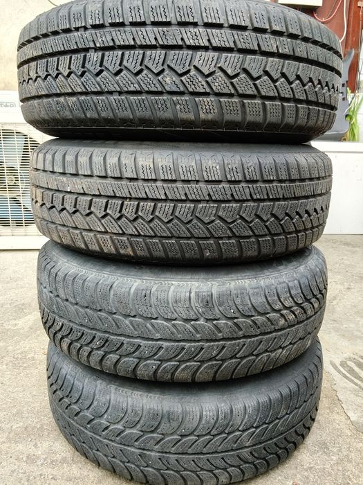 Зимни гуми с джанти 14 ки 4х100мм.- 440лв.