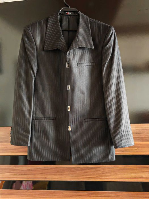 Мъжки официален костюм размер 40/42 S/M/L