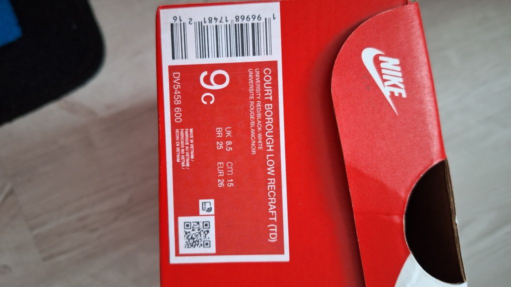 Nike НОВИ кожени маратонки 27номер