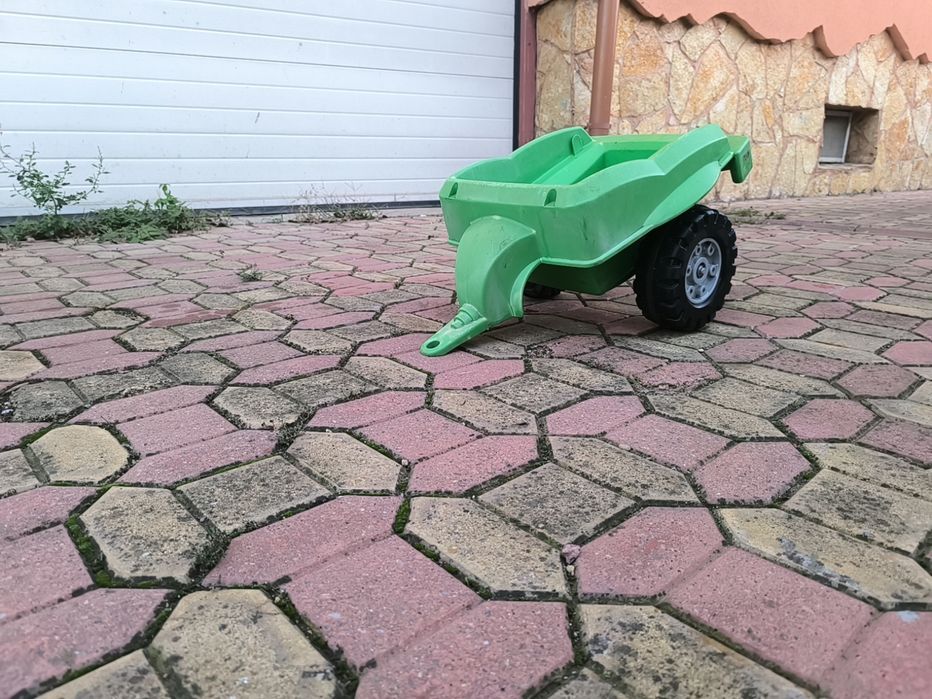 Vând tractoraș pentru copiii.