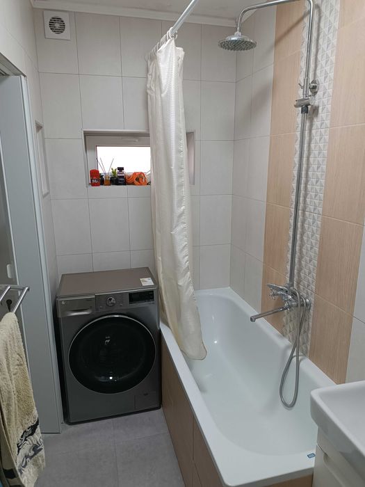 Продам часть отдельно стоящего трёхкомнатного  благоустроенного  дома.