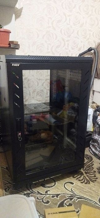 Продам серверный шкаф металлический