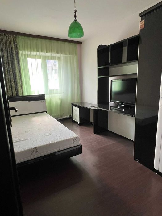 Inchiriez apartament 3 camere