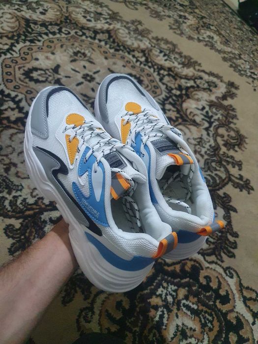 Krossovka/ sifatli yozgi oyoq kiyim