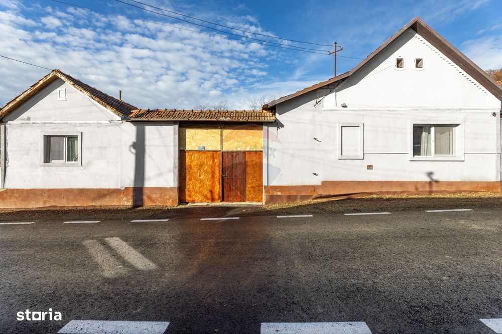 Casă cu 5 camere in Barzava