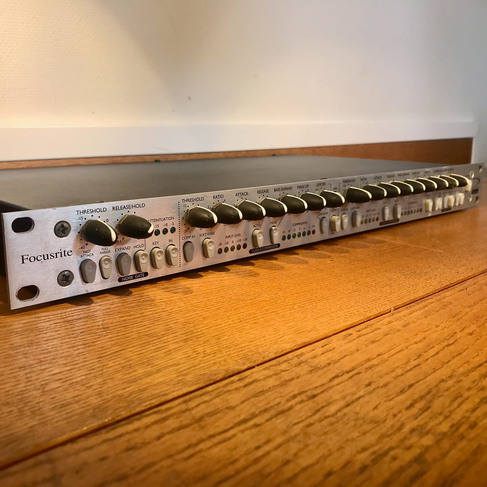 Focusrite COMPOUNDER - Dual Mono/Stereo Compressor/Limiter/Gate