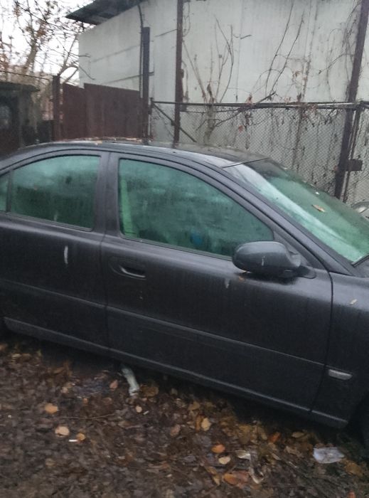 Volvo S60 an 2003 motor 2.4 benzina și gpl