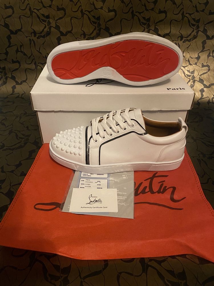 Pantofi Christian Louboutin White.  Lobotin. Lubutani