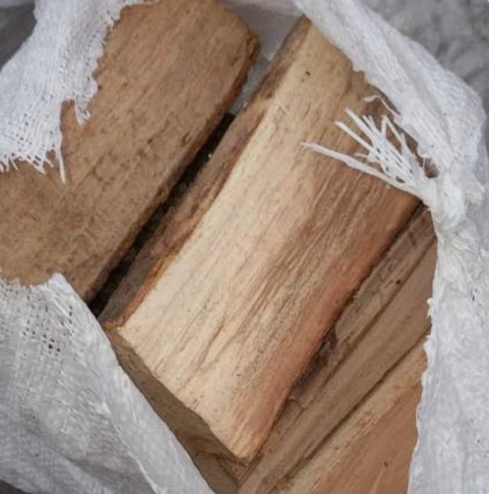 Vând lemne de fag și lemne de brad uscate la sac de rafie!