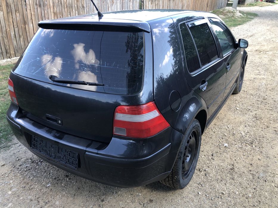 Dezmembrez Golf 4 1.6