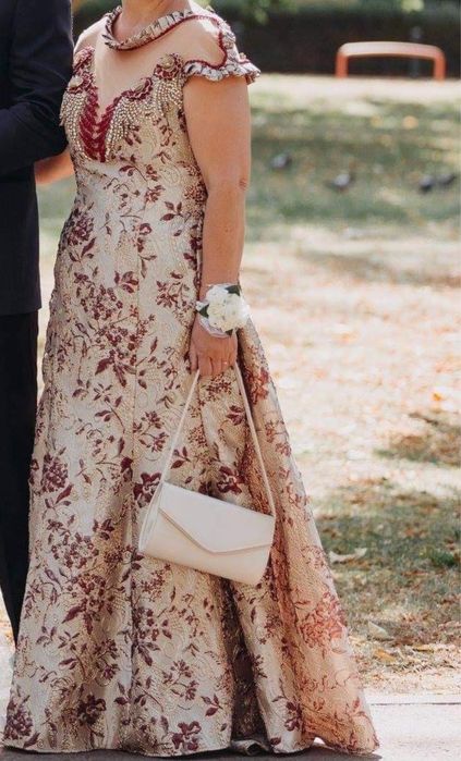 Vând rochie de gală