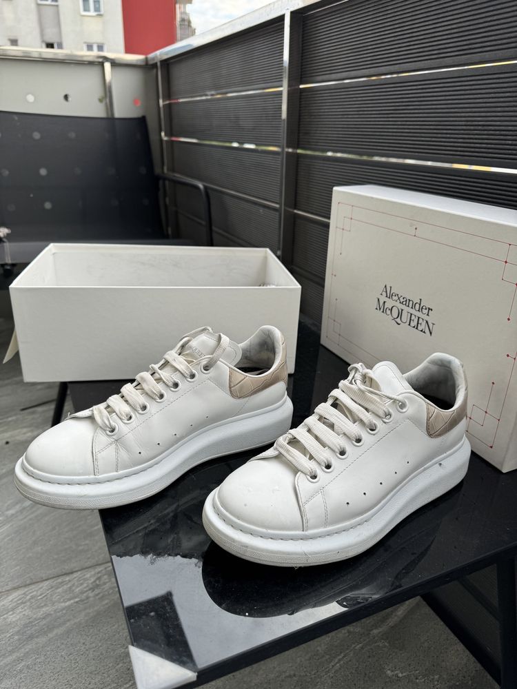 Alexander McQueen White size 41 fit 42