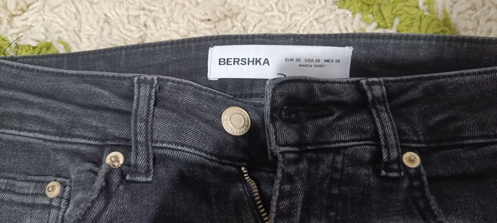 Blugi Bershka ripper