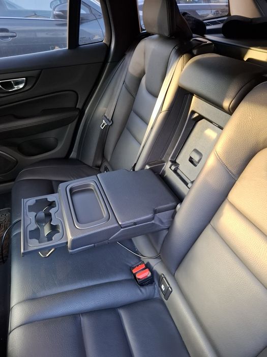 Vând Volvo V60 2019