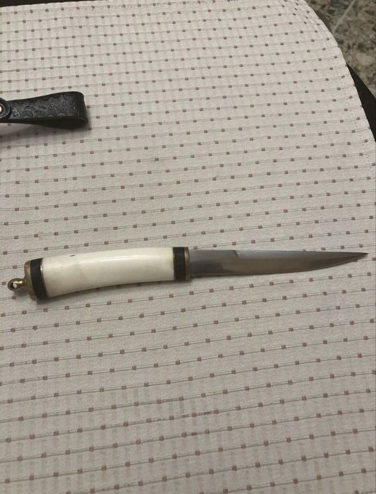 Продавам ръчно изработен нож