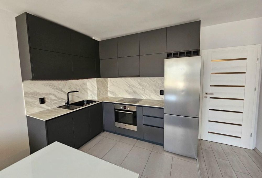 Дава се под наем Тристаен апартамент в София, Витоша - 98 кв.м за 899 € - Снимка #3